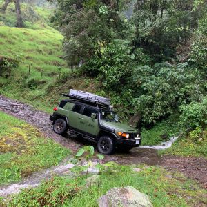 Toyota-FJ-Cruiser-4wd auto-met-daktent-huren Costa-Rica